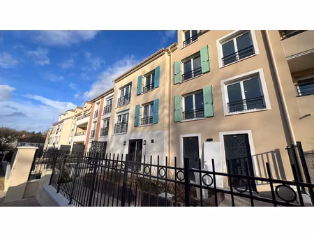 appartement t3 avec balcon et parking en sous-sol