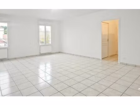location appartement  74.84 m² t-3 à béthisy-saint-pierre  710 €