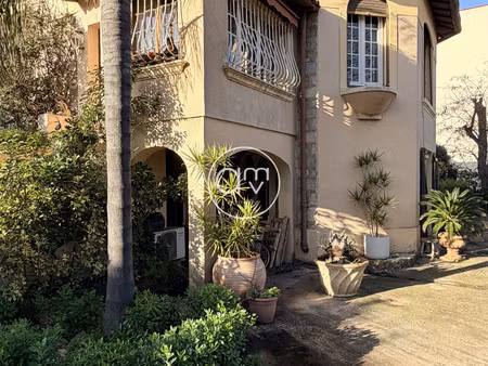 maison divisée - 174m2 - les sablettes