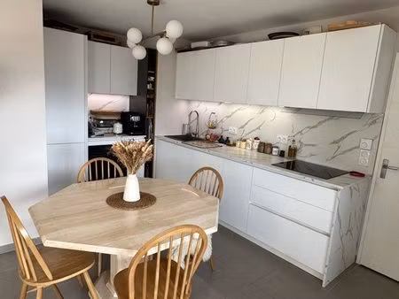 appartement t4 + terrasse + garage