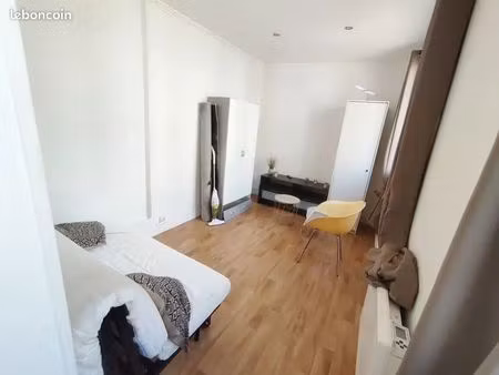 studio avec place de parking dispo de suite