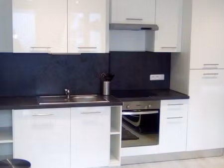 f2 meublé calme et lumineux