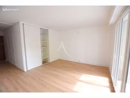 studio 1 pièce 26 m²