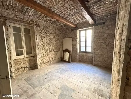 maison de village 90m² + cour 45m² et cave 27m²