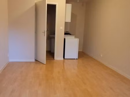 libourne centre ville studio avec cour 21m² - dispo mars 2026