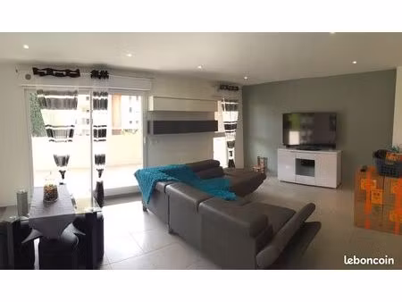 t3 de 70m² avec balcon et parking