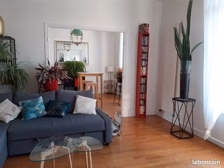 beau t3 meublé charme plein centre