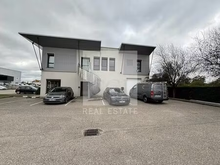 location bureau 241 m² à saint-priest (69800)
