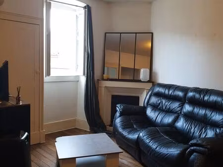 appartement centre rue mirebeau - 38 m2