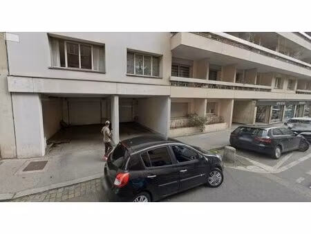 location garage à lyon 7 (69007)