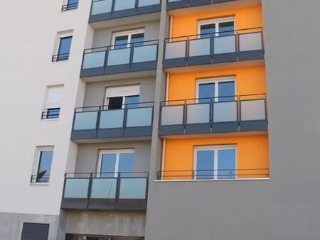 t2 récent 40 m2 avec garage vaise