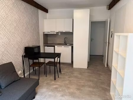 appartement studio t1 22m2 meublé  vieux lille  pour étudiant  dispo au 01/02/26
