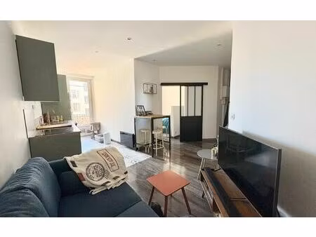 location appartement  m² t-2 à nice  850 €