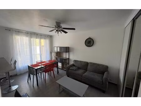 location appartement  53.52 m² t-3 à nice  1 200 €
