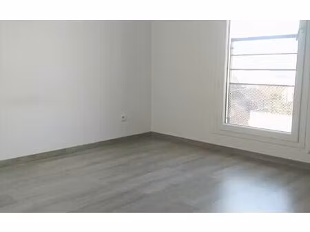 location appartement  52.57 m² t-3 à noisy-le-grand  1 055 €