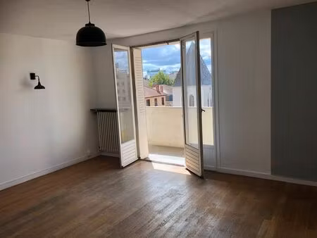 location appartement 3 pièces 71 m² à villeurbanne (69100)