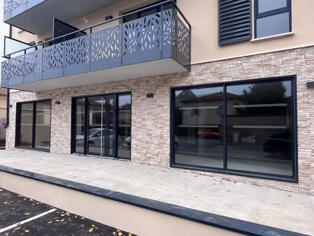 location commerce 223 m² à villefranche-sur-saône (69400)