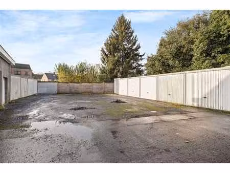 parking / garage