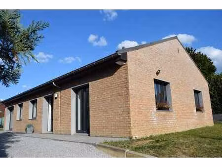 lumineuse villa de plain-pied totalement rénovée