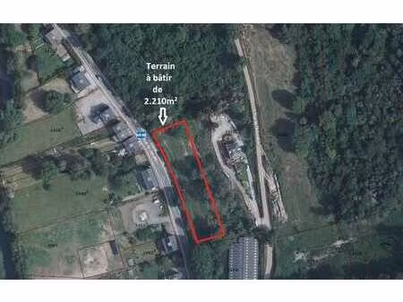 beau terrain à bâtir de 2.210m²