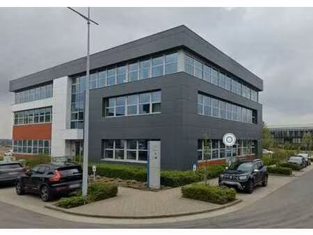 à louer – grand plateau de 567m² (cloisonné)