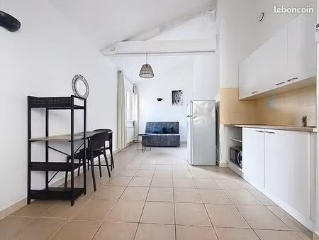 studio 1 pièce 27 m²