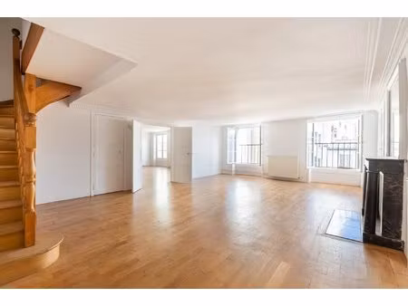 paris 2 eme - rue richelieu / metro bourse - duplex 2 ou 3 chambres