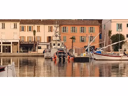 ** sur le port ** immeuble de rapport ** 83430 saint mandrier sur mer