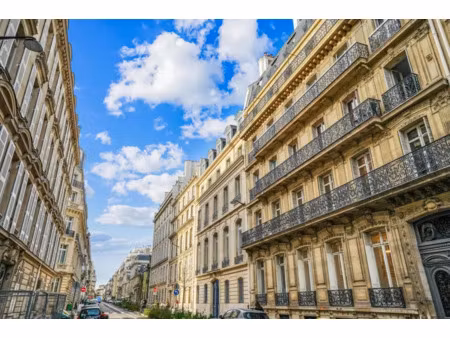 location bureau paris 75008