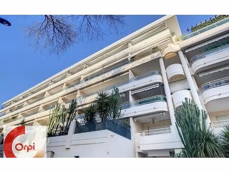 location appartement  m² t-2 à cannes  890 €