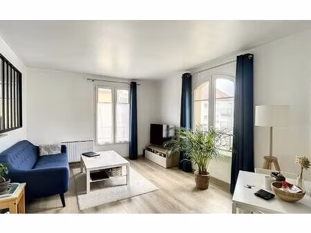 location appartement  42.04 m² t-2 à voisins-le-bretonneux  900 €