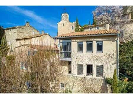 maison ancienne et son extension contemporaine avec vue.