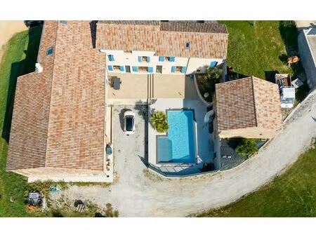 maison saint-bardoux 290 m² t-6 à vendre  599 000 €