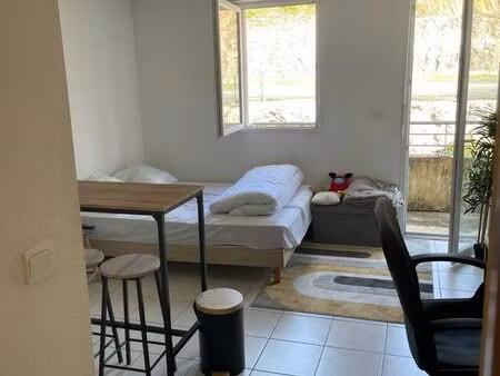 à louer studio meublé