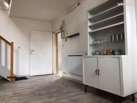 t2 45m2 laval centre