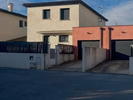 à louer – villa f4 contemporaine avec jardin et garage – saint-drézéry