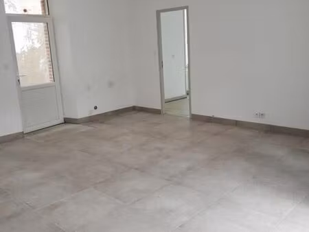 location appartement 3 pièces 67 m² à les achards (85150)