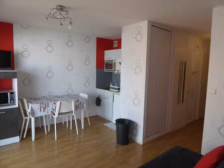 location appartement 2 pièces 26 m² à les sables-d'olonne (85100)