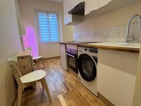 location appartement 1 pièce 21 m² à toulon (83000)