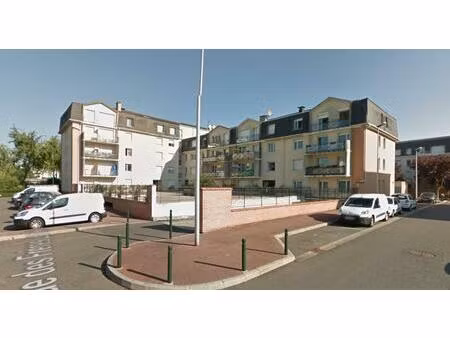 location appartement 2 pièces 43 m² à évry-courcouronnes (91000)