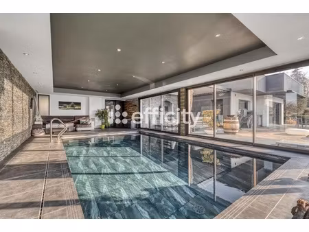 maison 8 pièces - 242 m²