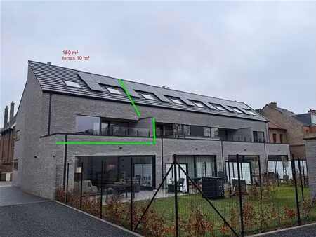 appartement de 150m² avec 3 chambres et une terrasse de 10 m