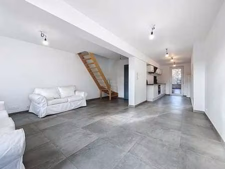 bel appartement en duplex de 3 chambres centre grez-doiceau