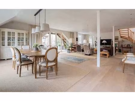 bourgeois: duplex 4ch  3sdb  terrasse sud + jardin commun