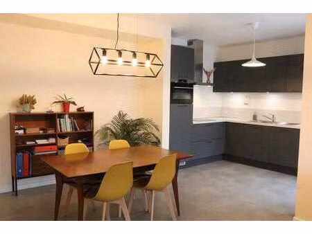 appartement spacieux  lumineux et prêt à emménager (peb a)