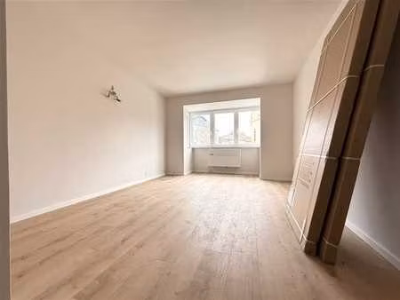 petit studio rénové à proximité de toutes les facilités!