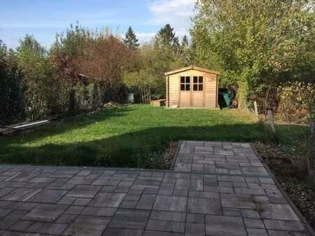 habitation 2 chambres sise au calme à lavaux-sainte-anne.