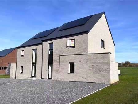 une maison prête à vivre à marche (lot 6)