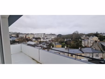 t2 avec place de parking  kerinou 40 m²