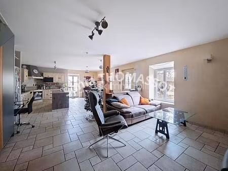 maison de 210 m² à esbarres